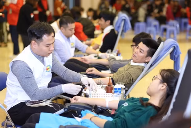 The event, which was also held on the occasion of the International Volunteer Day (December 5), attracted some of 5000 youths from universities.