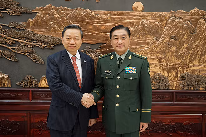 Minister To Lam meeting with Commander of the Chinese People's Armed Police Force Wang Ning