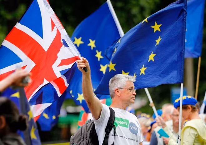 Brexit pressure rises, but UK government says no to second vote.