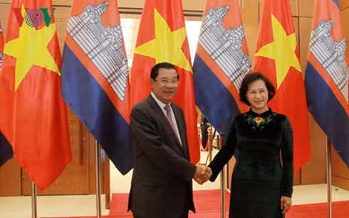 Cambodian PM Samdech Hun Sen meeting with NA's chairwoman Nguyen Thi Kim Ngan. Cambodian PM Samdech Hun Sen meeting with NA's chairwoman Nguyen Thi Kim Ngan.