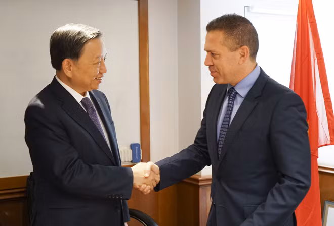 Minister of Public Security of Vietnam To Lam meeting with Mr. Gilad Erdan, Minister of Public Security, and Minister of Information of Israel.