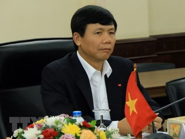 Vietnamese Deputy Minister of Foreign Affairs Dang Dinh Quy co-chairs the 2nd Vietnam-Pakistan political consultation in Islamabad capital on April 13.
