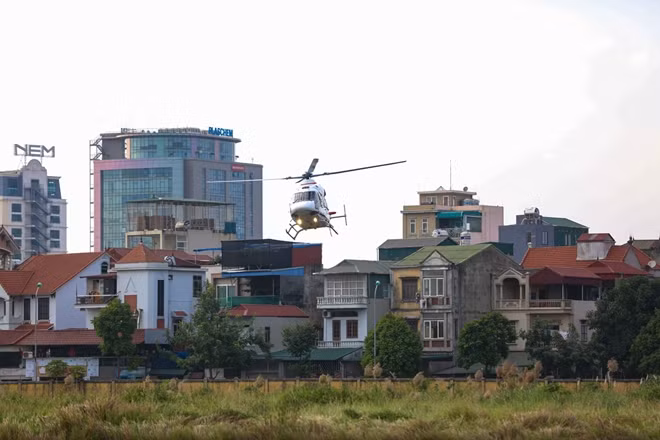 The helicopter equipped with the medical module can be used to administer first aid and evacuate patients even in difficult terrain and remote areas with lack of transport accessibility.