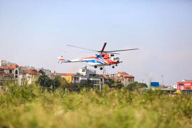The first demonstration of the new products by Russian Helicopters, including Mi-171A2 and Ansat was held on Nov. 16 in Vietnam.