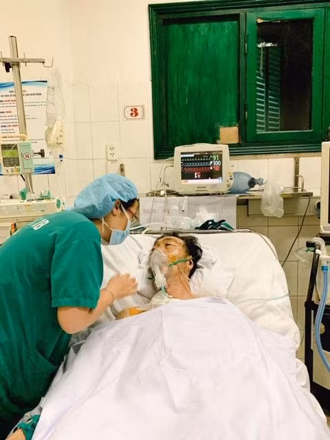 Vietnamese doctors save Japanese tourist from life-threatening heart illness. Vietnamese doctors save Japanese tourist from life-threatening heart illness.