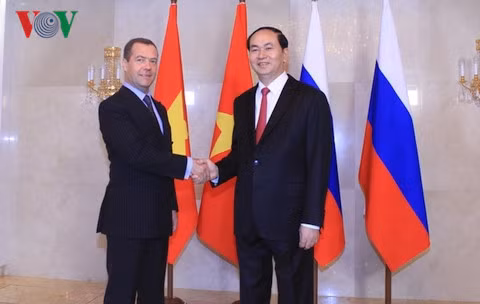 President Tran Dai Quang meeting with Russian Prime Minister Dmitry Medvedev. President Tran Dai Quang meeting with Russian Prime Minister Dmitry Medvedev.
