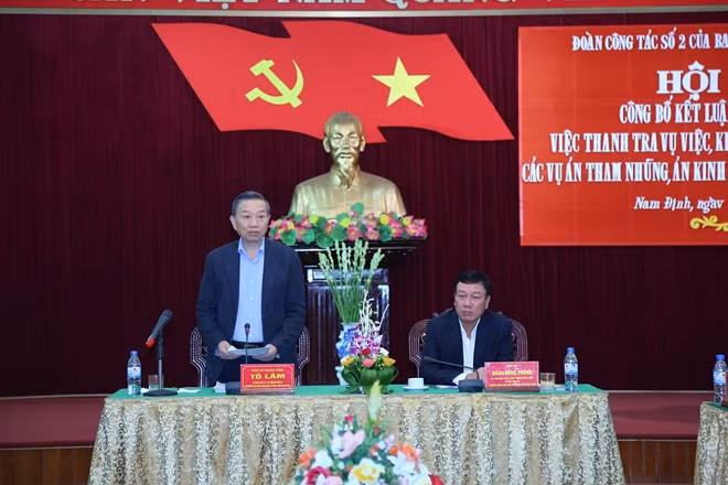Minister To Lam speaking at the event.