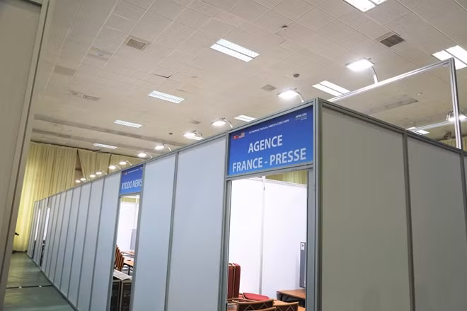 Press agencies can also rent space and set up their own nine-square-meter booth with tables, chairs, LCD screens, telephone lines, and an internet connection.