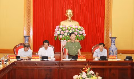 Deputy Minister Nguyen Van Son speaking at the event.