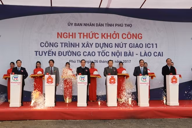 The Phu Tho Provincial Transport Department on November 26 held a groundbreaking ceremony for intersection IC11 on Noi Bai-Lao Cai Highway at Vo Tranh commune, Ha Hoa district.