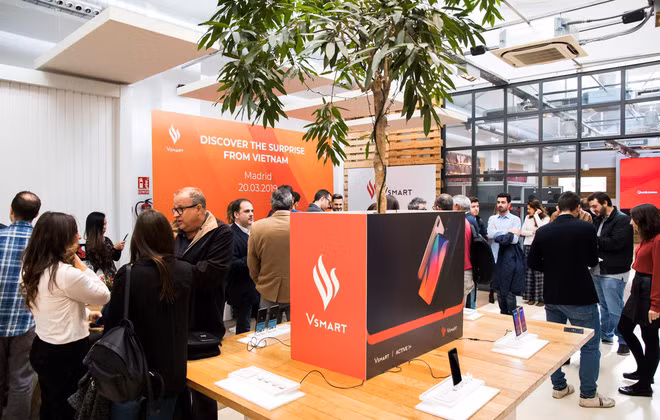 Vingroup's Vsmart smart phones distributed in Spain by Media Markt.