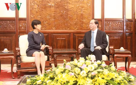 Canadian Ambassador Ping Kinikone and the Vietnamese State leader