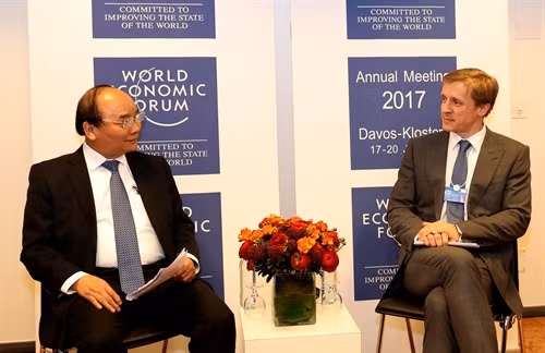 Prime Minister Nguyen Xuan Phuc at the WEF Summit.