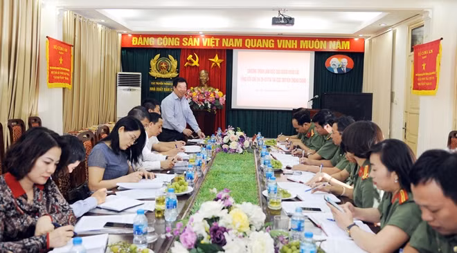Mr. Nguyen Viet Thao speaks at the event.