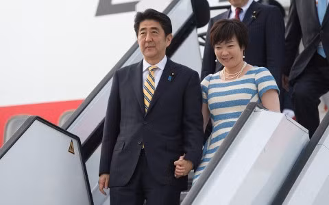 Japanese Prime Minister Shinzo Abe and his spouce.
