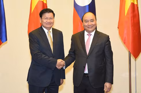 PM Nguyen Xuan Phuc and his Lao counterpart Thoonglun Sisoulith. PM Nguyen Xuan Phuc and his Lao counterpart Thoonglun Sisoulith.