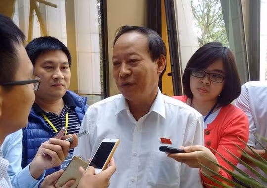 Deputy Minister Le Quy Vương on the sidelines of the NA’s meeting.