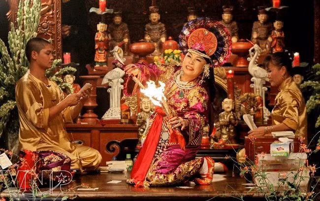 A "going into trance" ritual of Mother Godess Worshipping.