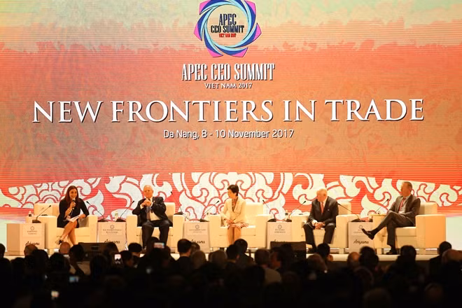 Delegates at a CEO Summit's working session.