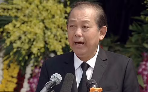 Permanent Deputy Prime Minister Truong Hoa Binh speaking at the ceremony.