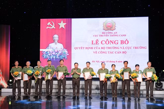 Leaders of the Department for Information and Communications of the Public Security Forces. Leaders of the Department for Information and Communications of the Public Security Forces.