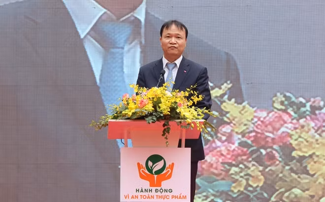 Deputy Minister of MOIT Do Thang Hai speaking at the event.