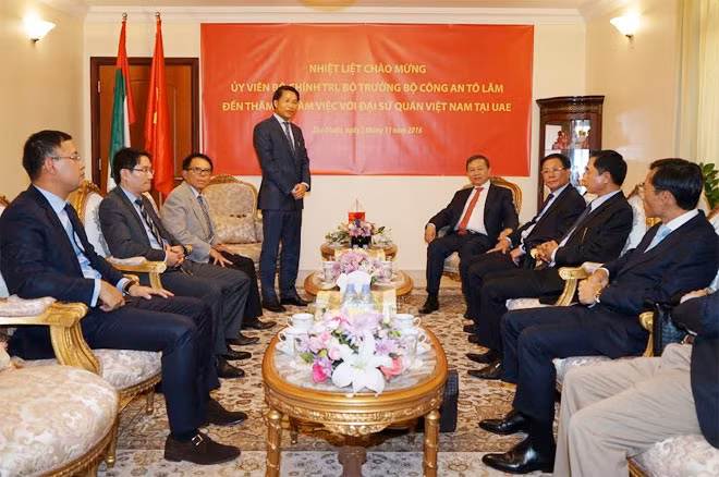 Minister To Lam visits Vietnam Embassy in UAE
