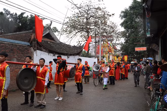 The An Duong Vuong Temple Festival takes place in Nhoi village, Dong Anh district of Hanoi.
