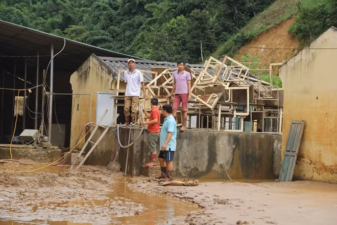 Torrential rains in recent days have caused serious floods and landslides in several northwestern mountainous localities, causing heavy losses in both human life and properties.