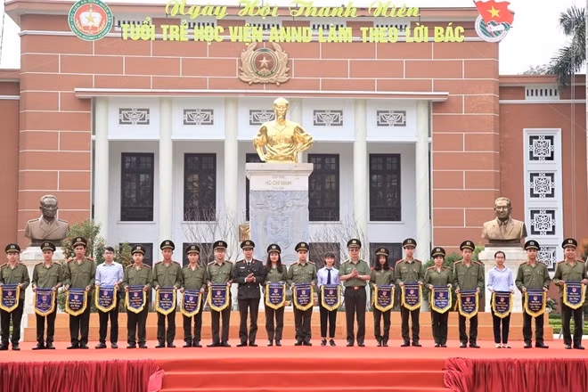 The People’s Security Academy on March 24 held a ceremony themed "C500's Youth following Uncle Ho's teachings"