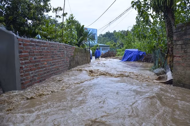 Heavy rains in recent days have caused severe flooding in the northern mountainous province of Dien Bien.