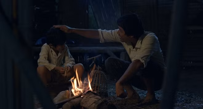 The Father and Son film, adapted from a story with the same title, released in 1995, tells a story about the life of a boy named Ca (Fish), and his lovely father, whose whole life is onboard in the river.