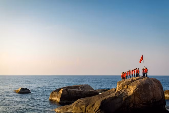 The timely launch of the book, with the contribution of the world's leading scholars, favoring cooperation in the field of maritime science to resolve disputes, is worth reading and could help readers understand more about the complexity of the East Sea issues.