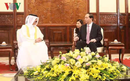 Qatari Ambassador presents the credentials to President Tran Dai Quang