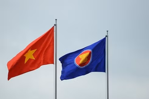 July 28 marks the 22nd anniversary of Vietnam’s admission to the Association of Southeast Asian Nations (ASEAN). July 28 marks the 22nd anniversary of Vietnam’s admission to the Association of Southeast Asian Nations (ASEAN).