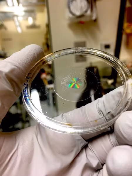 Artificial Eye Automatically Stretches. Photo: SD