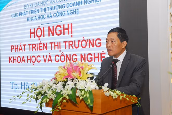 Deputy Minister of Science and Technology Tran Van Tung speaks at the conference