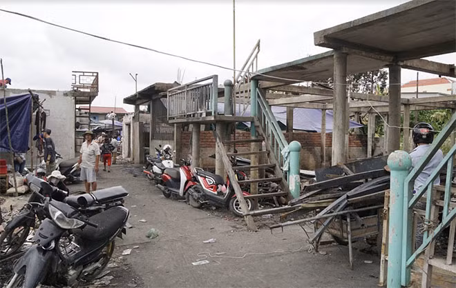 Ministry of Foreign Affairs share difficulties with Vietnamese victims of fire in Phnom Penh The fire began at 3:30 am on July 10, burning down the houses and assets of 60 households of Vietnamese-Cambodian.