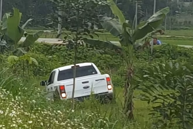 The car overturned.