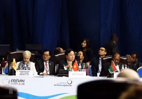 Deputy Prime Minister and Foreign Minister Pham Binh Minh (front, centre) at the 17th Francophonie Summit in Yerevan, Armenia.