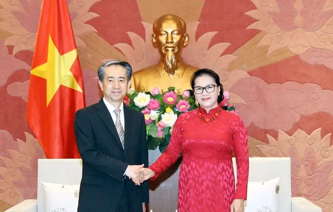 Chairwoman of the National Assembly Nguyen Thi Kim Ngan receives Chinese Ambassador to Vietnam Xiong Bo. (Photo: VNA) Chairwoman of the National Assembly Nguyen Thi Kim Ngan receives Chinese Ambassador to Vietnam Xiong Bo. (Photo: VNA)