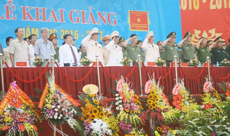 Lieutenant General Nguyen Van Thanh, Deputy Minister of Public Security and delegates at the ceremony Lieutenant General Nguyen Van Thanh, Deputy Minister of Public Security and delegates at the ceremony
