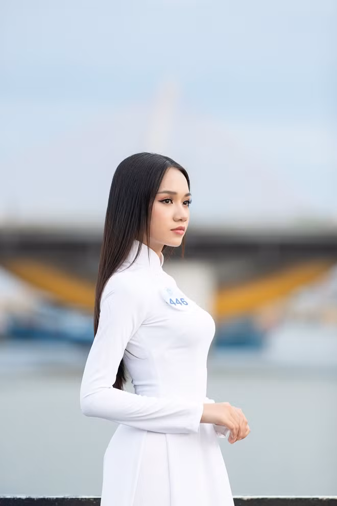 Following are some photos of the Miss World Vietnam 2019 contestants in their delightful Ao dai: