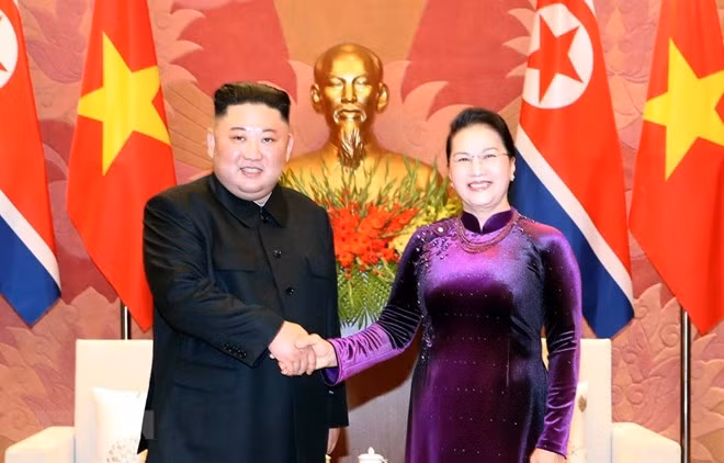 National Assembly Chairwoman Nguyen Thi Kim Ngan and DPRK Chairman Kim Jong-un (Photo: VNA)