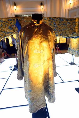 New royal fashion exhibit honours Nguyen Dynasty ảnh 8 New royal fashion exhibit honours Nguyen Dynasty ảnh 8