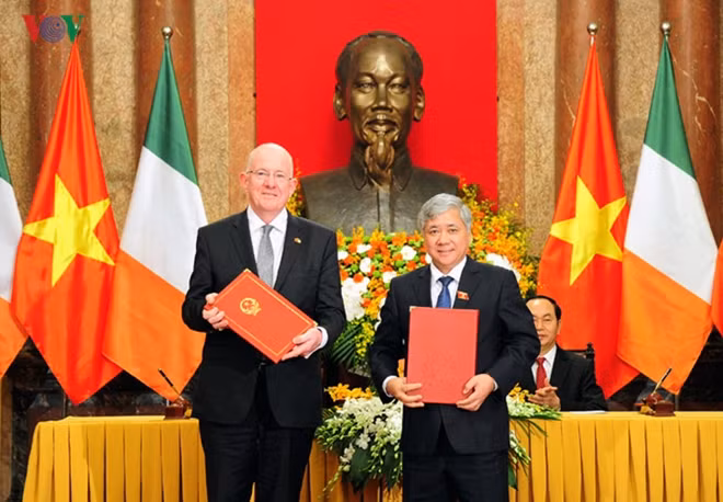 Irish government provides EUR4 million in aid for Vietnam Government Program 135 in 2016.