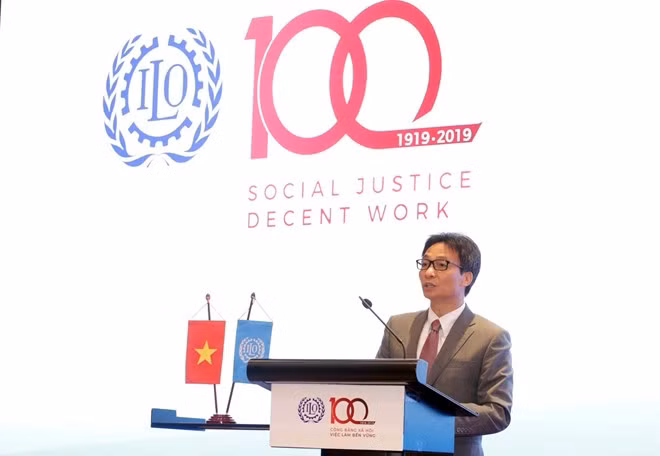 Deputy Prime Minister Vu Duc Dam speaks at the ceremony (Photo: VNA)