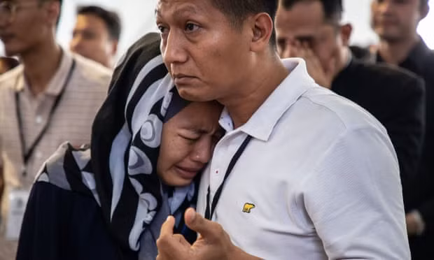 Relatives of passengers of the Lion Air plane that crashed into Indonesian waters on 29 October, killing all 189 people onboard. Photograph: Donal Husni/Zuma/Rex/Shutterstock Relatives of passengers of the Lion Air plane that crashed into Indonesian waters on 29 October, killing all 189 people onboard. Photograph: Donal Husni/Zuma/Rex/Shutterstock