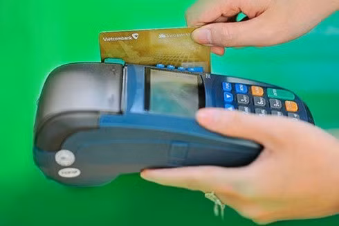 The volume of non-cash payments in Vietnam is rising, but measures are still needed to promote POSs and QR payment. The volume of non-cash payments in Vietnam is rising, but measures are still needed to promote POSs and QR payment.