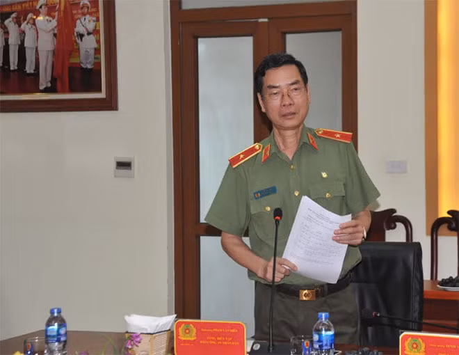 Major General Pham Van Mien, Editor-in-Chief of the Public Security Newspaper speaking at the event. Major General Pham Van Mien, Editor-in-Chief of the Public Security Newspaper speaking at the event.